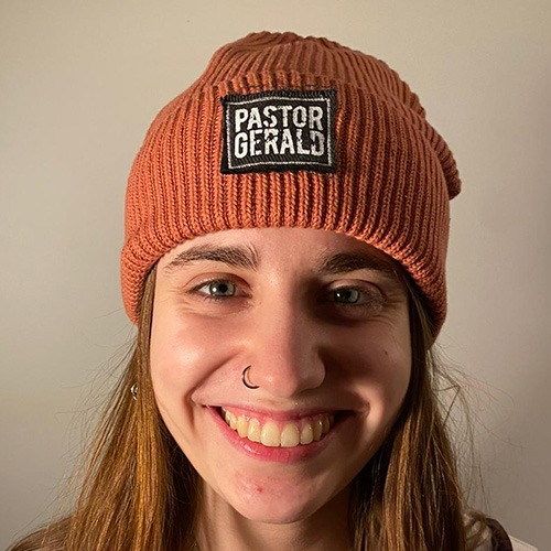 Pastor Gerald - Bio-Beanie Rostrot